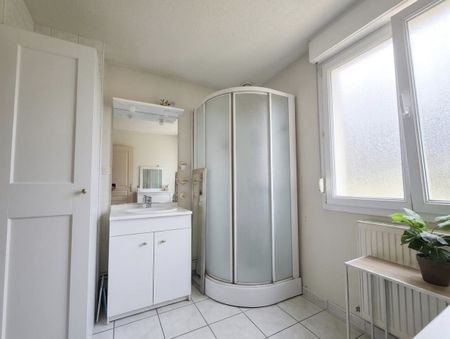 Location Maison 4 pièces 99m² - Photo 4
