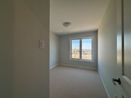 For Lease - 822 Fairline Row, Kanata, Ontario - Photo 2