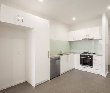 Modern 2-Bedroom Apartment in Prime Mitcham Location - Photo 3