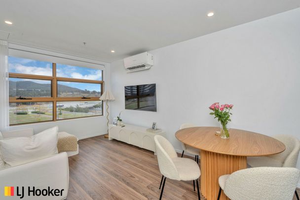 Pretty as a picture - Photo 1