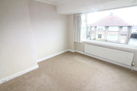 3 bedroom semi-detached house to rent - Photo 4