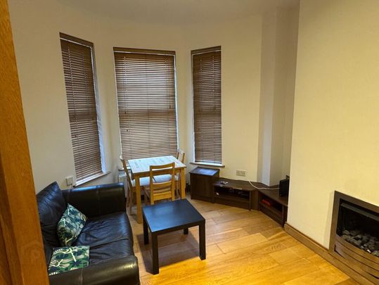 16 Stranmillis Park - Apt1, Belfast, BT9 5AU - Photo 1