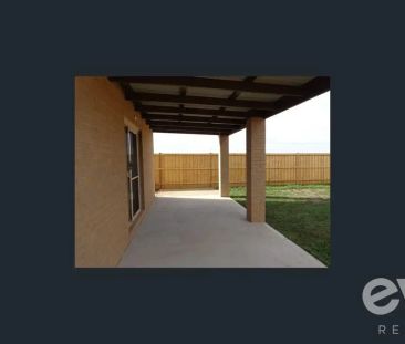 32 Honolulu Drive, Point Cook VIC 3030 - Photo 5