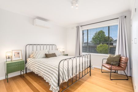 Superb, Fully Renovated Home - Photo 3