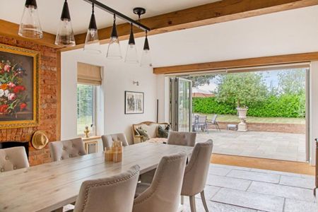 6 bedroom detached house to rent - Photo 3