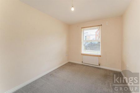2 bedroom ground floor flat to rent - Photo 5
