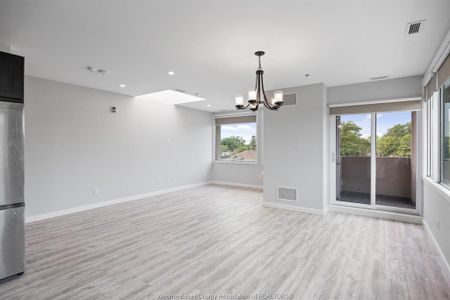 For Lease - 1500 OUELLETTE Unit# 402, Windsor, Ontario - Photo 3