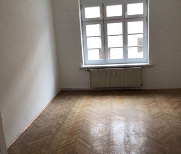 HEIMKOMMEN UND WOHLFÜHLEN! Top Sanierte 4 Zimmer Wohnung mit Balkon - Photo 1