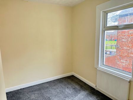 4 Bed Terraced House, Gill Street, M9 - Photo 3