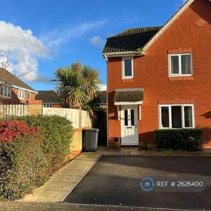 3 bedroom semi-detached house to rent - Photo 2