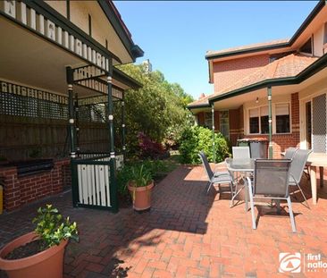 5 Frognall Place, 3126, Canterbury Vic - Photo 4