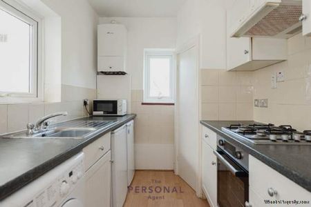 2 bedroom property to rent in Epsom - Photo 4