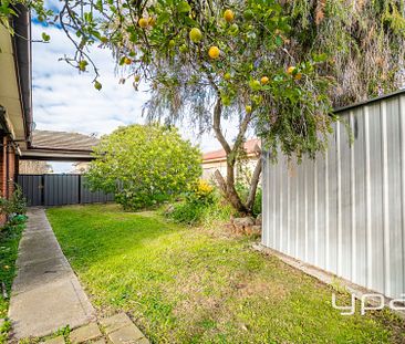 59 Finton Grove, Gladstone Park - Photo 4