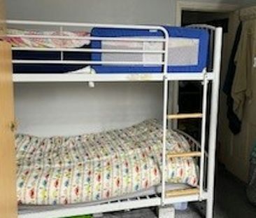 Terraced House to rent on - Photo 5