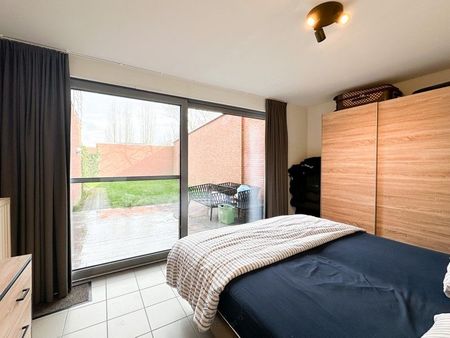 Gelijkvloers appartement met 1 slaapkamer, garage en tuin. - Foto 3