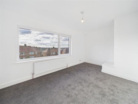 2 bedroom Semi-detached house to rent - Photo 4