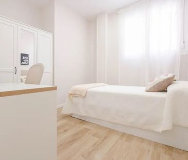 Calle de Antonio Prieto, Madrid, Community of Madrid 28026 - Photo 2