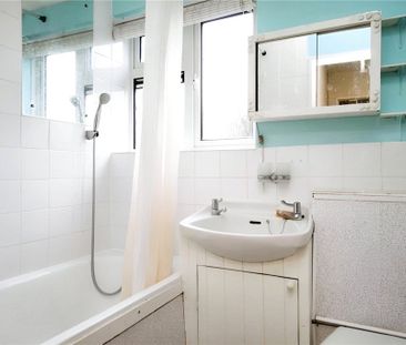 Homestall, Guildford, Surrey, UK, GU2 8JT - Photo 4