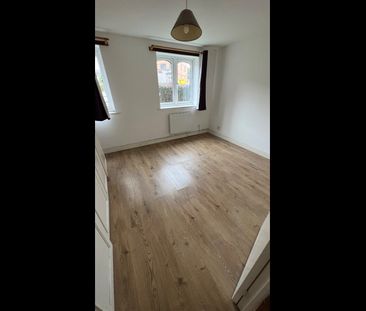1 Bed Flat, Armoury Road, SE8 - Photo 5