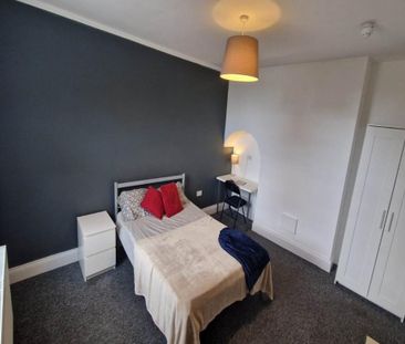 1 bedroom in a house share to rent - Photo 4