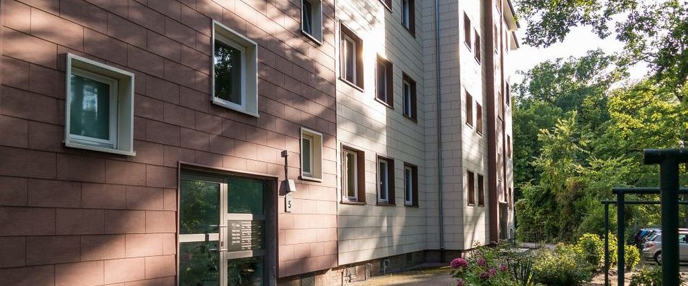 Modernisierte 3-Zimmer-Wohnung in Citynähe und mit einer Einbauküche ausgestattet - Photo 1