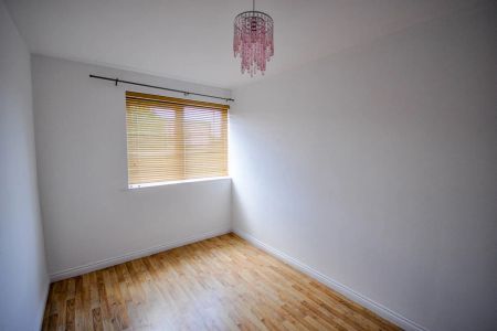 2 bed flat to rent in Haydon Close, Red House Farm, NE3 - Photo 2