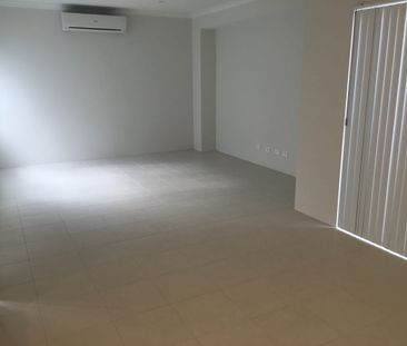 Large Private Family Home - Photo 1