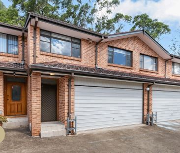 Spacious & Freshly Updated 3-Bedroom Townhouse in a Quiet Complex - Photo 5