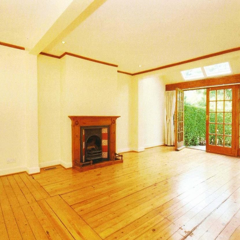 4 bedroom terraced house to rent - Photo 1