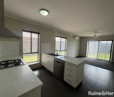 Beautifully presented 3 bedroom home with Shed and Solar - Photo 6