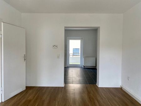 Sanierte 2-Zimmer-Wohnung mit Balkon und Tageslichtbad - Foto 2