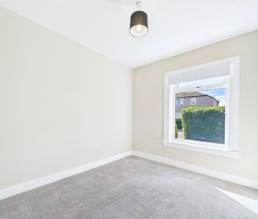 3 bedroom ground floor flat to rent - Photo 3