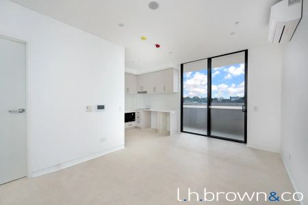 “Architecturally Designed, Furnished Studio in Prime Location” - Photo 4