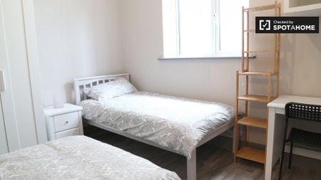 Twin room for rent in Whitehall ,Dublin - Photo 3