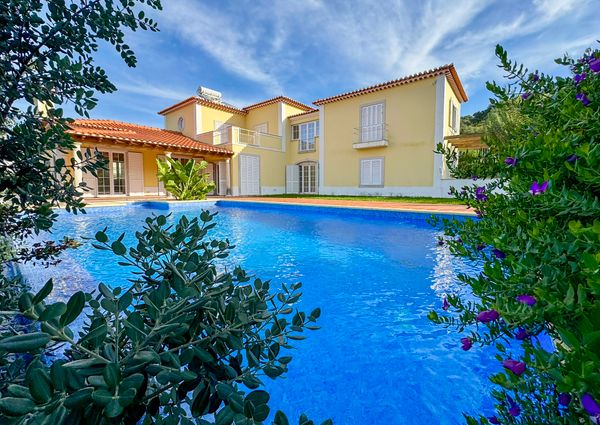 Beautiful 4 bedroom villa in the heart of the historic centre of Sintra