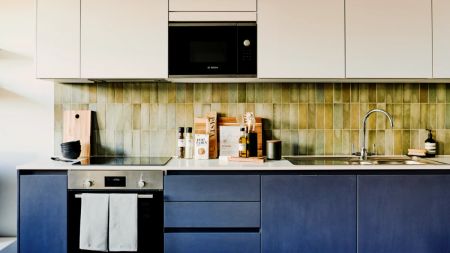 Three Bedroom Apartments - Photo 3