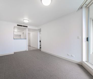 Absolute One-Bedroom Apartment boasts amazing views to city For Rent - Photo 1