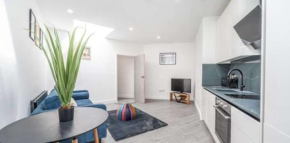 Finchley Road, West Hampstead, NW3 - Photo 2