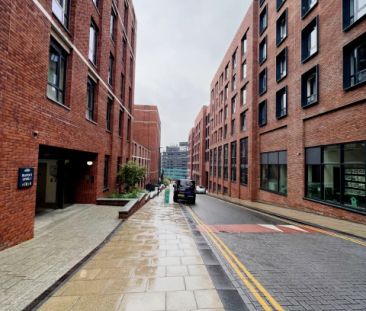 Studio - Gold - Photo 5