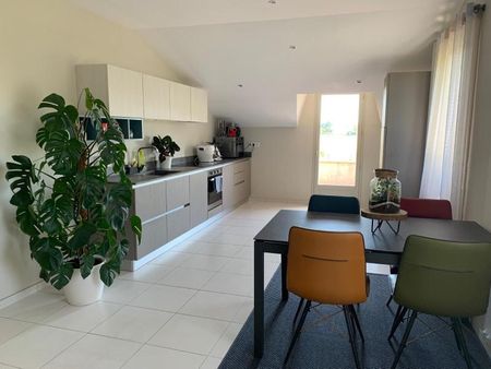 Location Appartement 3 pièces 75m² GENAS 69740 - Photo 4