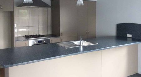 Family home on Wakanui Road - Photo 4