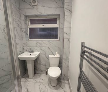 2 Bed Flat, Gregory Boulevard, NG7 - Photo 6