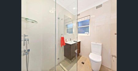 Great Location, no steps - Photo 5