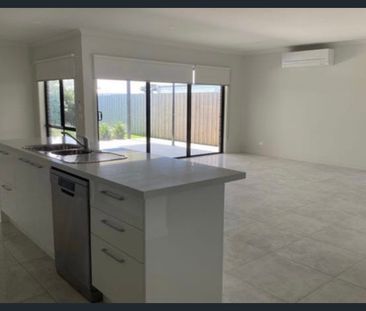 Spacious & Modern Family Living in a Sought After Estate! - Photo 6