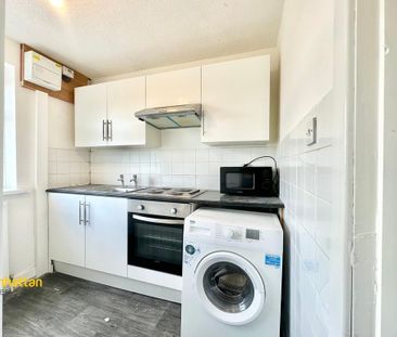 3 bedroom flat to rent - Photo 5