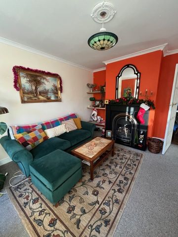 Room in a Shared House, Warrels Mount, LS13 - Photo 3