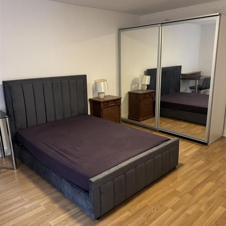 3 bedroom private hall to rent - Photo 1