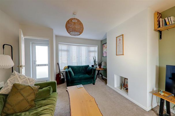 2 bedroom end of terrace house to rent - Photo 1