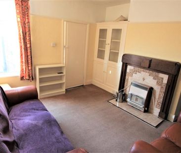 3 bedroom flat to rent - Photo 2