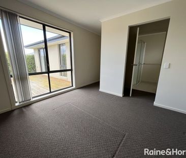 300 METRES TO OAKDOWNS CHILDCARE CENTRE - Photo 4